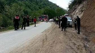 Düzce'de Kamyonet Dereye Devrildi: 1 Kişi Hayatını Kaybetti
