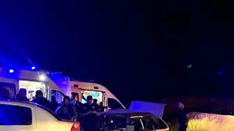 Elazığ'da Trafik Kazası: Otomobil ve Traktör Çarpıştı, 5 Yaralı