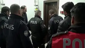 Erzurum'da 17 Yaşındaki Y.A.Y., Anneannesini Bıçakla Yaralayıp Rehin Aldı