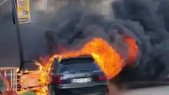 Hatay'da Park Halindeki Otomobilde Yangın Çıktı