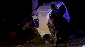 Isparta'da Elektrik Direğine Çarpan Araçta 2 Kişi Hayatını Kaybetti, 2 Kişi Yaralandı