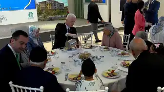 İstanbul Valisi Davut Gül, Darülaceze'de Bayram Kahvaltısına Katıldı