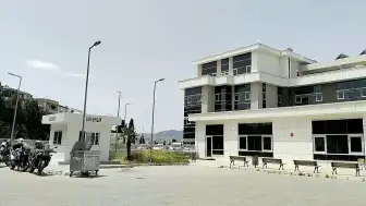 İzmir'de Şantiyede Yanmış Kadın Cesedi Bulundu: Bir Kişi Gözaltında