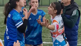 Kadın Futbol Ligi Maçında Oyuncular Arasında Kavga: 5 Kırmızı Kart
