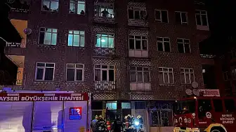 Kayseri'de 4 Katlı Binanın Bodrumunda Yangın Çıktı