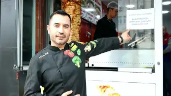 Kayseri'de Döner Ustası Erdal Atsız'dan Engelli Çocuklar İçin Ücretsiz Yemek Projesi