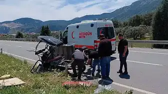 Kırkağaç'ta TIR Elektrikli Bisiklete Çarptı: 1 Ölü, 4 Yaralı