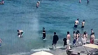 Kuşadası'nda Denize Giren 70 Yaşındaki Turist Boğulmaktan Kurtarıldı