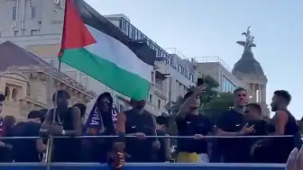 Lamine Yamal'dan Filistin Bayrağı Hamlesi: Barcelona Şampiyonluk Kutlamalarına Damga Vurdu