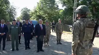 Milli Savunma Bakanı Yaşar Güler, Kurban Bayramı'nda Sınırda Görev Yapan Mehmetçiklerle Buluştu