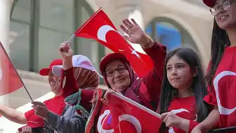 New York'ta 43. Türk Günü Yürüyüşü Coşkuyla Gerçekleştirildi