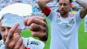 Neymar, Hakem Hatası Nedeniyle Oyundan Alındı