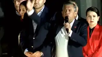 Özgür Özel: 'Bu binadayım, hiçbir yere gitmiyorum'