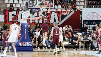 Parmos Bordo, Gaziantep Basketbol'u Yenerek Süper Lig'e Yükseldi