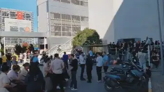 Pendik'te Alışveriş Merkezinde Yangın: Tahliye Başlatıldı