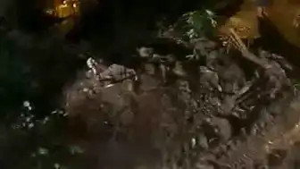 Rize'nin Ardeşen İlçesinde Heyelan Nedeniyle Köy Yolu Ulaşıma Kapandı