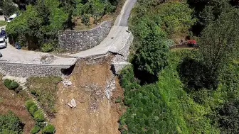 Rize'nin Güneysu İlçesinde Sağanak Sonrası Yol Çöktü