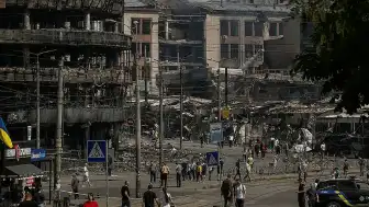 Rusya'nın Ukrayna'da Nükleer Kapasiteli Füze Kullanımına Tepkiler