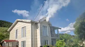 Sakarya'da Villada Yangın Çıktı: Hasar Meydana Geldi