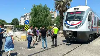 Selçuk'ta Hemzemin Geçitte Tren Kazası: 1 Kişi Ağır Yaralandı