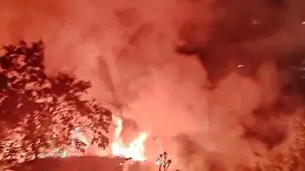 Sultanbeyli'de Gecekondu Yangını: 2 Kişi Kurtarıldı