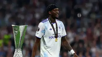 T.A., Aston Villa ile Avrupa Ligi Şampiyonu Olarak Tarihe Geçti