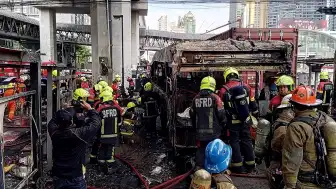 Tayland'da Yük Treni Otobüse Çarptı: 8 Kişi Hayatını Kaybetti