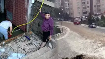 Tokat'ın Zile İlçesinde Şiddetli Sağanak ve Dolu Nedeniyle Su Baskınları Yaşandı
