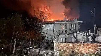 Tosya'da İki Katlı Evde Çıkan Yangında Can Kaybı Yaşanmadı
