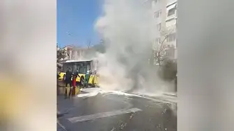 Ümraniye'de İETT Otobüsünde Yangın Söndürüldü