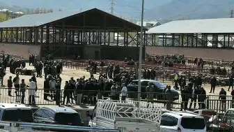 Van'da Hayvan Pazarında Silahlı Kavga: 1 Ölü, 13 Yaralı