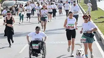 Zübeyde Hanım Koşusu'nda Binlerce Kişi Tek Yürek Oldu