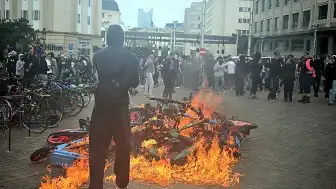 Brüksel'de Eğitim Tasarruf Tedbirlerine Karşı Yeni Protesto