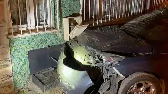 Bursa'da Alkollü Sürücü Doğalgaz Kutusunu Patlattı, Mahalle Sakinleri Tahliye Edildi