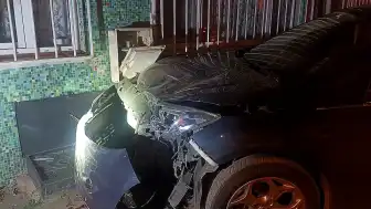Bursa'da Alkollü Sürücü Kazaya Neden Oldu: Binalar Tahliye Edildi