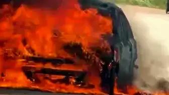 Bursa'nın Kestel İlçesinde Seyir Halindeki Otomobil Alev Aldı