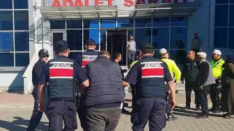Edirne'de Takside Yakalanan 4 Kaçak Göçmen ve Sürücü Hakkında İşlem Yapıldı