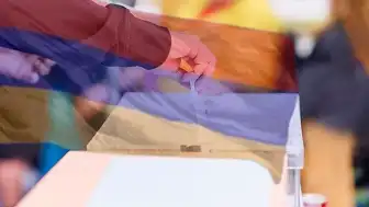 Ermenistan'da Kritik Seçim Günü: Paşinyan Halkı Sandığa Çağırdı