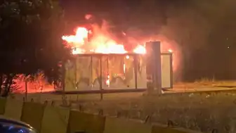 Hatay Kırıkhan'da Konteyner Yangını: Yapı Kullanılamaz Hale Geldi