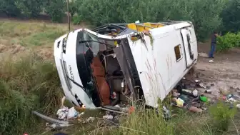 Isparta Gelendost'ta Tur Otobüsü Devrildi: 4 Ölü, 15 Yaralı