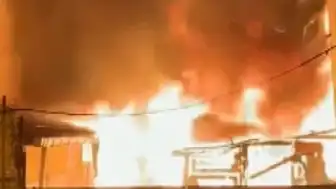 İstanbul'da Depo Yangını 3 Binaya Sıçradı