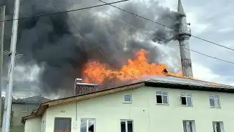 Kastamonu'nun Daday ilçesinde çıkan yangında cami, gasilhane ve yemekhane kullanılamaz hale geldi