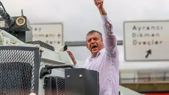 Özgür Özel'den 'iktidar yürüyüşü' mesajı: 'Köhnemiş kara düzeni arkamızda bırakarak yürüyeceğiz!'