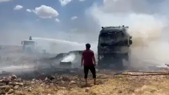 Şanlıurfa Viranşehir'de saman yüklü TIR'da yangın çıktı