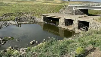 Şanlıurfa'da Derede Boğulma Tehlikesi Geçiren Çocuk Hayatını Kaybetti