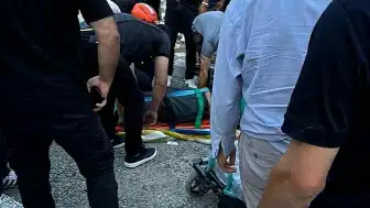 Siirt-Eruh Karayolu'nda Tır Devrildi: Sürücü Ağır Yaralandı