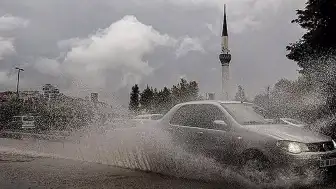Türkiye Genelinde Sağanak Yağış Bekleniyor, Bazı Bölgelerde Dikkatli Olunmalı
