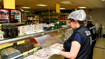 Yunusemre Belediyesi ekiplerince marketlerde denetim gerçekleştirildi