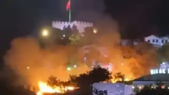 Ankara Kalesi Çevresindeki Otluk Alanda Yangın Çıktı
