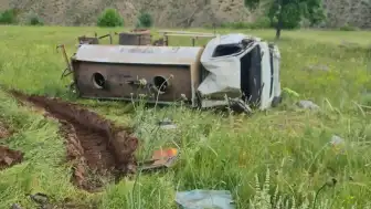 Bingöl Karlıova'da Su Tankeri Şarampole Devrildi: 1 Ölü, 1 Yaralı